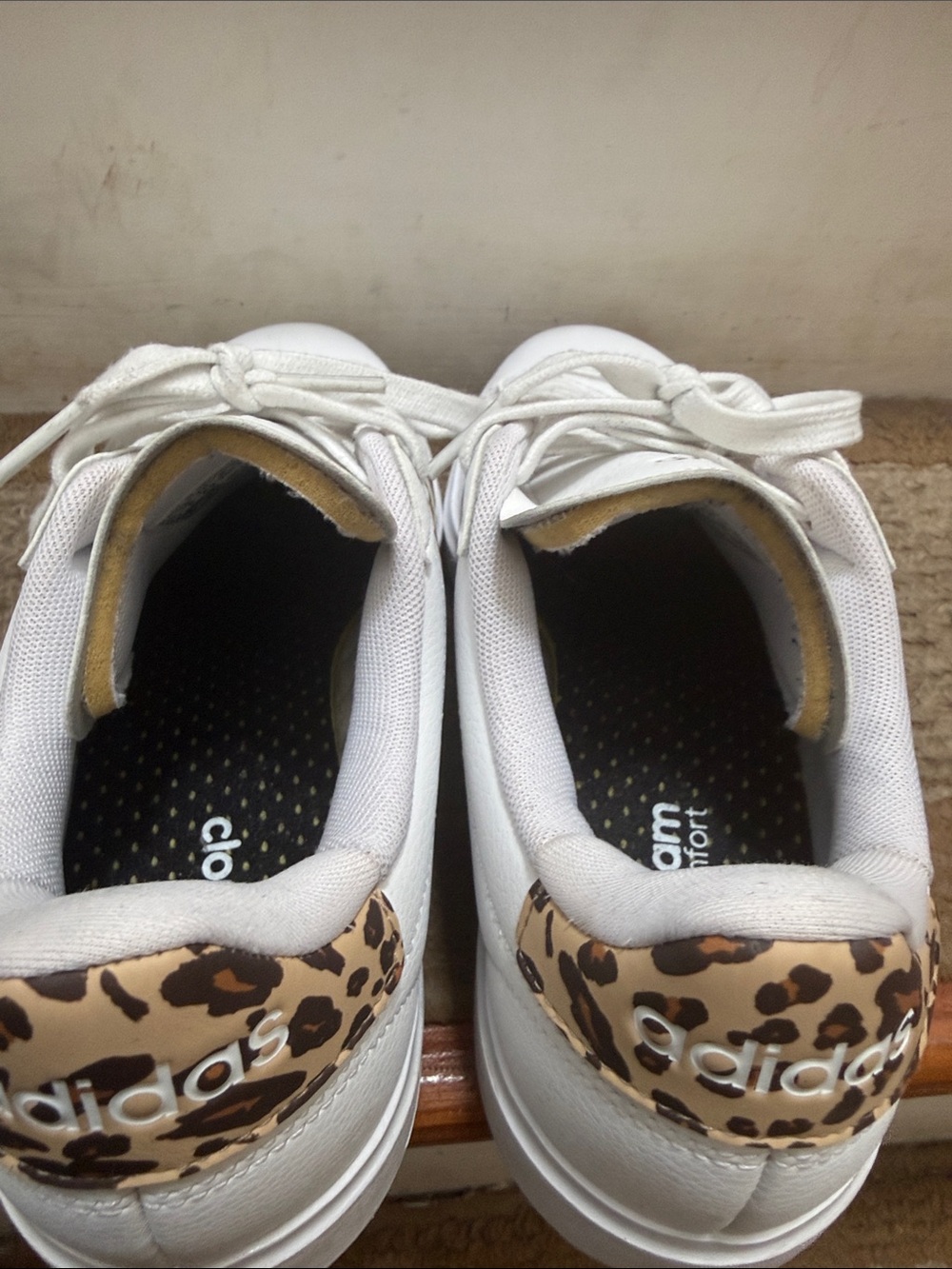 Adidas Grand Court 2.0
Cloud White Magic Beige Matte Gold (Women's)
Size 9 1/2 - Picture 8 of 10